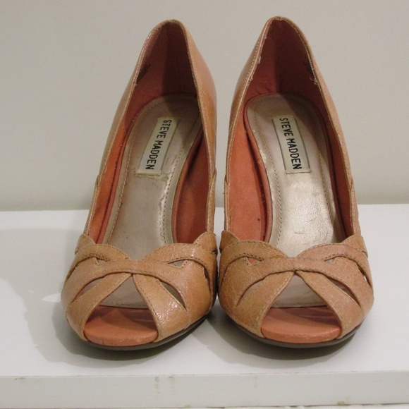 Vintage Peach Peep Toe Heels by Steve Madden - Picture 5 of 9